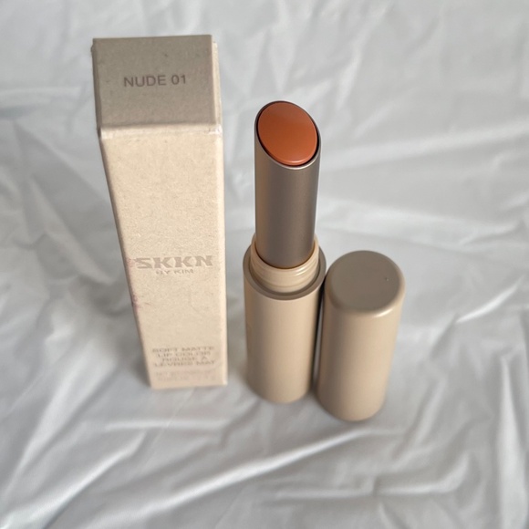 SKKN BY KIM SOFT MATTE LIP COLOR BY - Picture 2 of 3